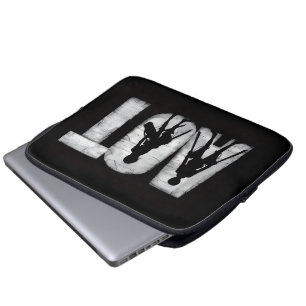 Capa Para Notebook Ataque dos Titãs AOT Silhueta Grunge Capinha de La
