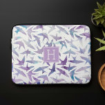 Capa Para Notebook Aves de lavanda e Azuis com Cores Aquáticas, Monog<br><div class="desc">Pássaros aquosos têm um padrão em lindas matizes azuis e verdes. Personalize-o com seu nome,  monograma ou qualquer texto de sua escolha.</div>