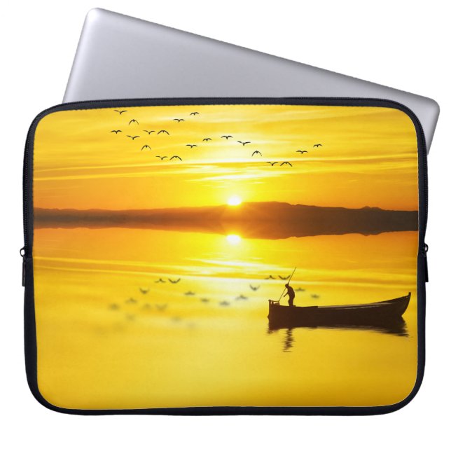 Capa Para Notebook Barco de Peixe Tradicional Sunrise (Frente)