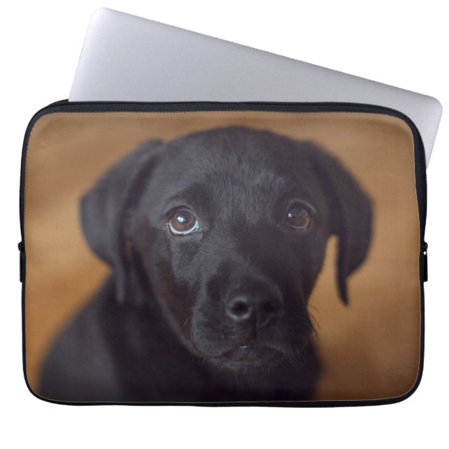 Capa Para Notebook Bebês Mais Pobres | Labrador Preto (Frente)