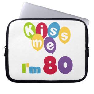 Capa Para Notebook Beije-me, tenho 80 t-shirts e presentes
