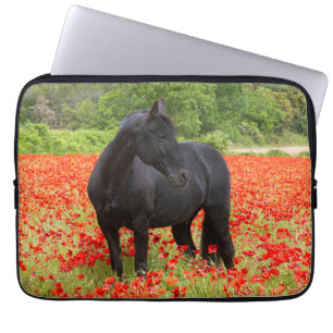 Capa Para Notebook Belo Leão Negro em um Laptop de Campo Poppy S