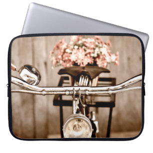 Capa Para Notebook Bicicleta velha e flores borram no processo de fun