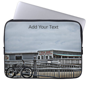 Capa Para Notebook Bike On The Boardwalk de Shirley Taylor