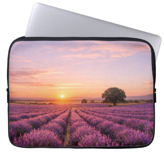 Capa Para Notebook Blooming Lavender Field at Golden Sunset Provence