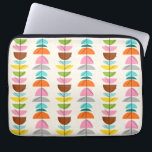 Capa Para Notebook Bolsa de laptop de ninhos coloridos retrorreflecto<br><div class="desc">Passe o seu ninho com esta Bolsa de laptop de Ninhos Coloridos Retroativos! A design apresenta um fundo creme com sulcos de ouro e filas de maravilhosos semicírculos coloridos, maravilhosos, que assentam em galhos negros minimalistas. Os semicírculos se assemelham ao conto de fadas, ninhos de pássaros em tons de azul-claro,...</div>