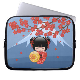 Capa Para Notebook Boneca Red Sakura Kokeshi - Garota Gisha Bonita