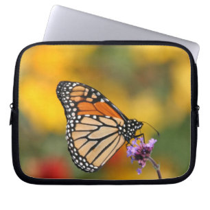 Capa Para Notebook Borboleta Monarca em Busca de pólen