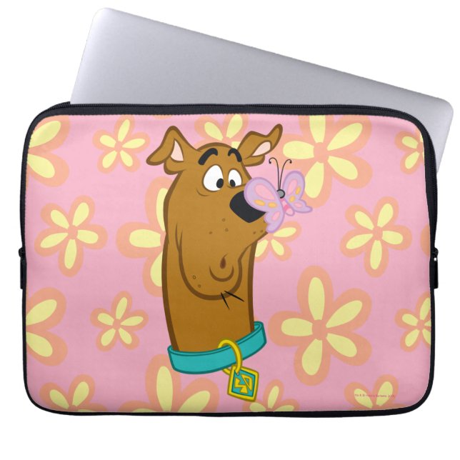 Capa Para Notebook Borboleta no Nariz de Scooby-Doo (Frente)