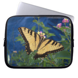Capa Para Notebook Borboleta rabo de andorinha amarela e preta em uma