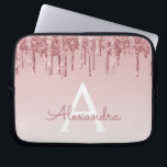 Capa Para Notebook Brilho Dourado do rosa do rosa e monograma da<br><div class="desc">Cora cor-de-rosa - o falso Dourado cor-de-rosa que goteja a caixa elegante do computador portátil do monograma do brilho e da faísca. Este caso monogrammed pode ser personalizado para incluir seus inicial e nome.</div>