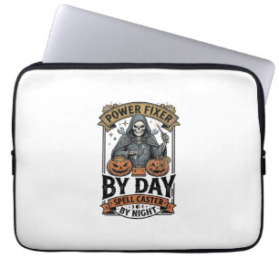 Capa Para Notebook Bruxa de Reparo de Bateria Funny Halloween Técnico