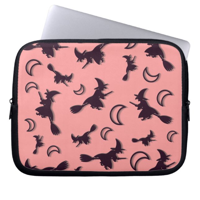Capa Para Notebook Bruxa voadora entre meia lua na noite de Halloween (Frente)