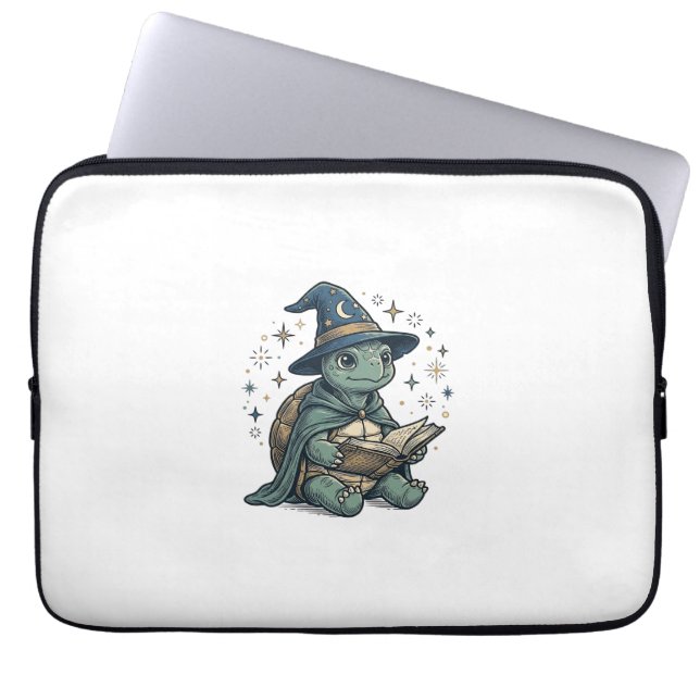 Capa Para Notebook Bruxo de Tartaruga Fofa Lendo Livro de Feitiços De (Frente)