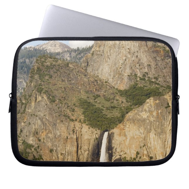 Capa Para Notebook CA, Parque Nacional de Yosemite, Cachoeira Bridalv (Frente)