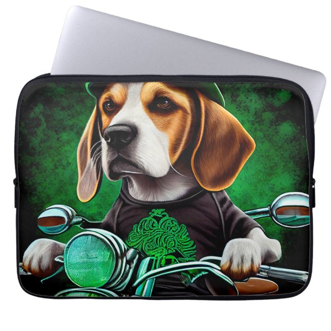 Capa Para Notebook Cachorro Beagle dirigindo Ruas de bicicleta. Dia d (Frente)