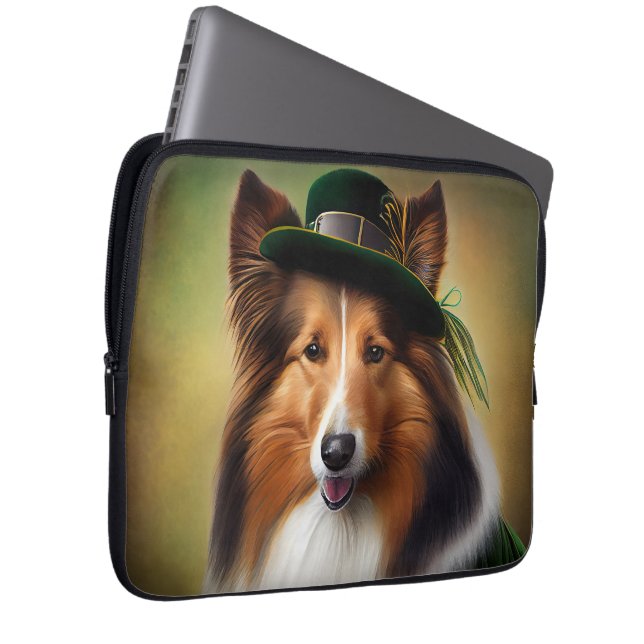 Capa Para Notebook Cachorro Collie em Ruas. (Frente Esquerda)