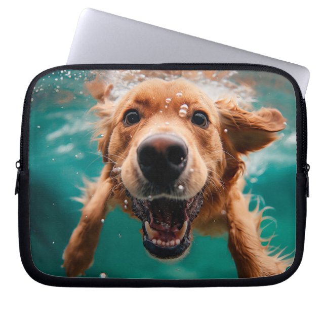 Capa Para Notebook Cachorro Golden Retriever Feliz Nadando Submerso (Frente)