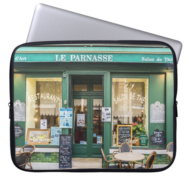 Capa Para Notebook Cafés franceses: Versalhes é uma cena acolhedora. (Frente)