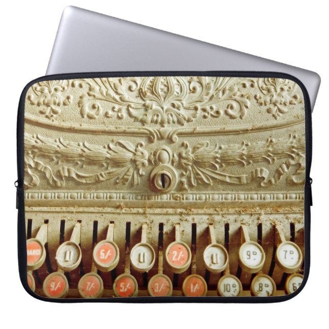 Capa Para Notebook Caixas de notas, cobertas de poeira e teia (Frente)