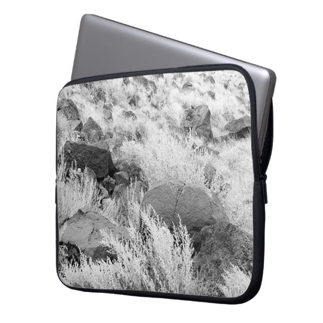 Capa Para Notebook Campo de Basalt (Frente Esquerda)