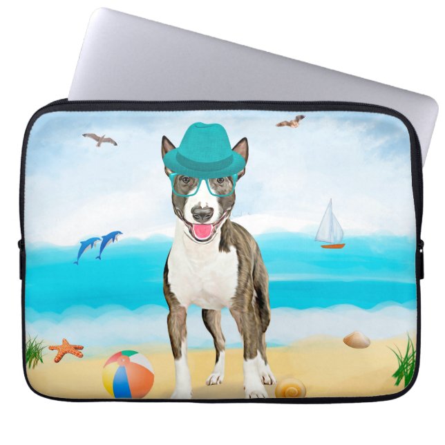 Capa Para Notebook Cão Bull Terrier na Praia (Frente)