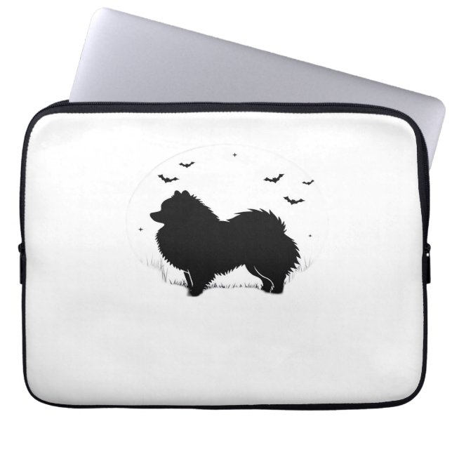 Capa Para Notebook Cão Pomeraniano - Silhueta da Lua de Halloween Clá (Frente)