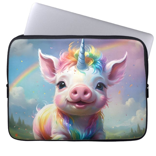 Capa Para Notebook "Cascos Mágicos: O Porco Unicórnio Arco-íris" (Frente)