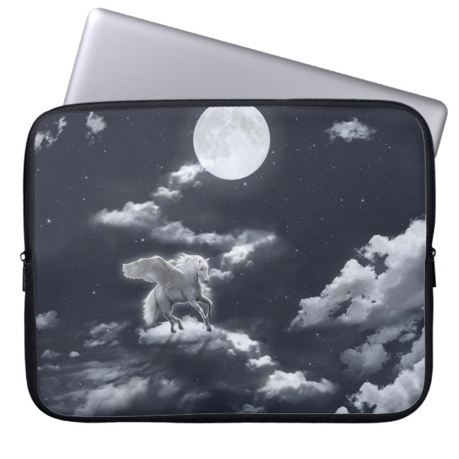 Capa Para Notebook Cavalo branco alado: céu iluminado pela lua. (Frente)