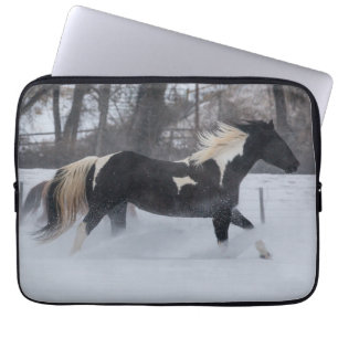 Capa Para Notebook Cavalo Correndo Através da Neve