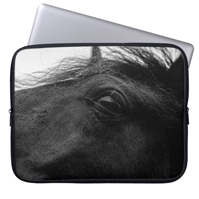 CAPA PARA NOTEBOOK CAVALO PRETO (Frente)