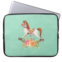 Cavalo Rocking Vintage com Buquê Floral