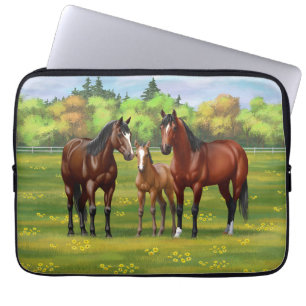 Capa Para Notebook Cavalos De Quarto De Baía De Brown Em Pastagem De