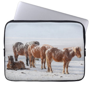 Capa Para Notebook Cavalos islandeses cobertos de neve