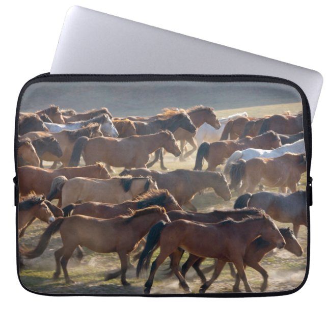 Capa Para Notebook Cavalos no rancho, Mongólia Interior, China (Frente)