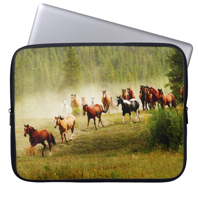 Capa Para Notebook Cavalos Selvagens (Frente)