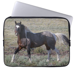Capa Para Notebook Cavalos Selvagens após Banho de Poeira