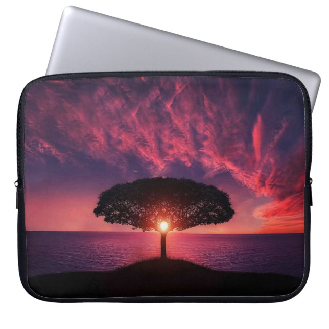 Capa Para Notebook Cenário bonito com a ascensão do sol atrás de um (Frente)
