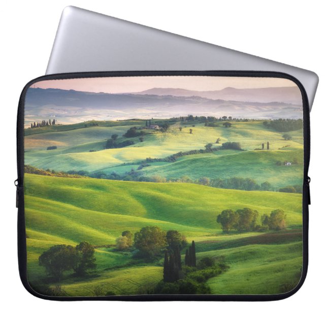 Capa Para Notebook Cenário Verde: Serenidade Pintada Clara (Frente)