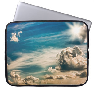 Capa Para Notebook Céu de Paintery. Belo céu dramático com nuvens a