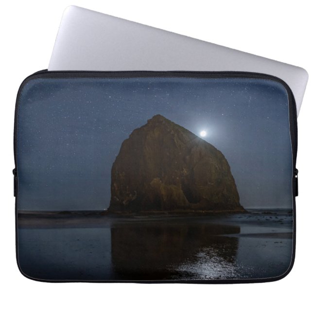 Capa Para Notebook Céus Acima da Haystack Rock | Cannon Beach, Oregon (Frente)