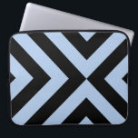 Capa Para Notebook Cevrons Azul-Claro e Preto<br><div class="desc">Os chevrons claros e pretos alternados convergem nesse padrão geométrico original em negrito. Imagem criada digitalmente. Copyright © 2014 Claire E. Skinner. Todos os direitos reservados.</div>