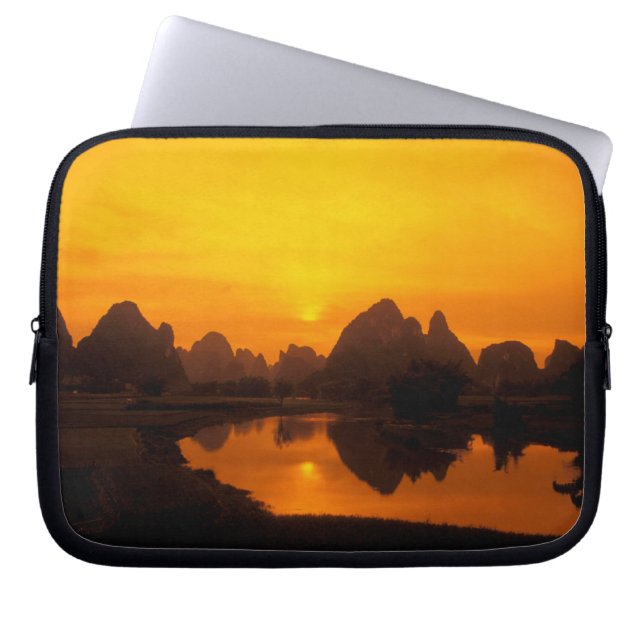 Capa Para Notebook China. China Colorida. Belo rio Li. (Frente)