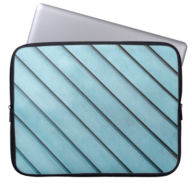 Capa Para Notebook Cinza e armação de metal preto (Frente)
