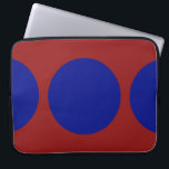 Capa Para Notebook Círculos azuis em vermelho<br><div class="desc">Este padrão geométrico em negrito apresenta um círculo azul no centro e duas meias-círculos azuis nas bordas de um fundo vermelho. Se quiser adicionar um monograma ou imagem ao design,  clique no botão "Personalizar!". Imagem criada digitalmente. Copyright © 2011 Claire E. Skinner. Todos os direitos reservados.</div>