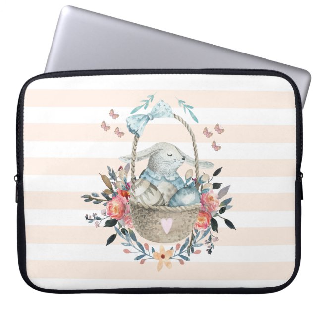 Capa Para Notebook Coelhinho bonito em uma cesta com ovos e flores Bo (Frente)