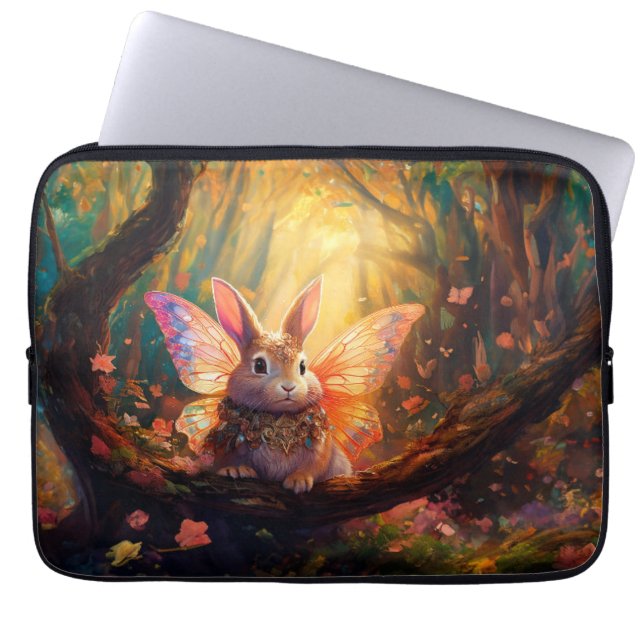 Capa Para Notebook Coelhinho branco numa floresta encantada (Frente)