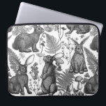 Capa Para Notebook Coelhos e Bolsa de laptop da flora florestal<br><div class="desc">Coelhos desenhados à mão e flora da floresta ferem cogumelos,  berianos e insetos</div>