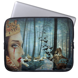 Capa Para Notebook Colagem Única Superreal Gótica Rainha Triste de Co
