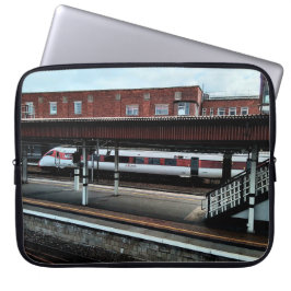 Capa Para Notebook Comboio vermelho e branco